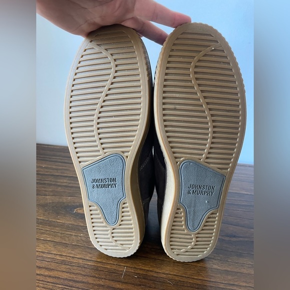 Johnston & Murphy, 11.5, mens gray suede lace up chukka boot like new condition - Picture 10 of 11